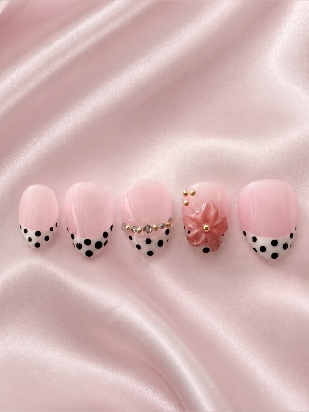 Handmade Polka Dot Press-On Nail Set with 3D Flower Accent